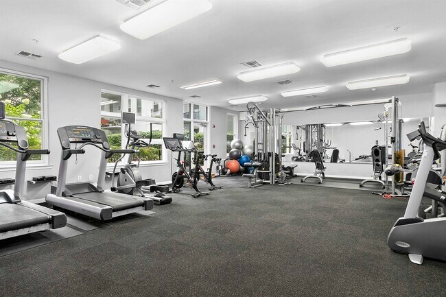 Building Photo - 1100 Adams St