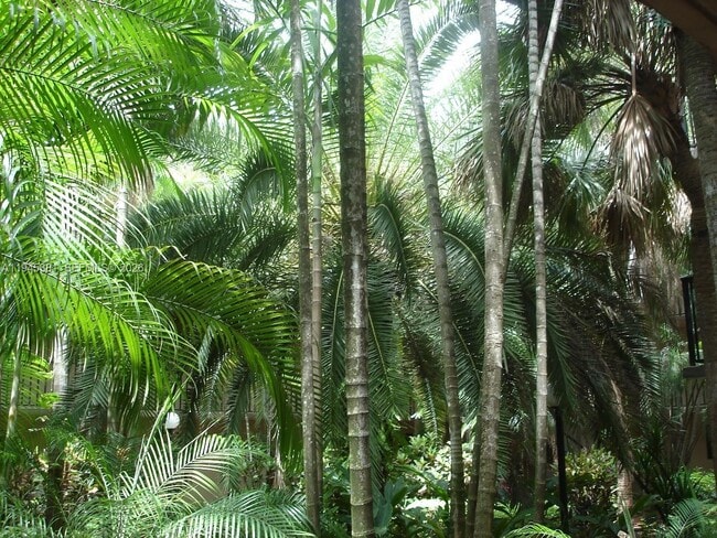 Building Photo - 10865 SW 112th Ave