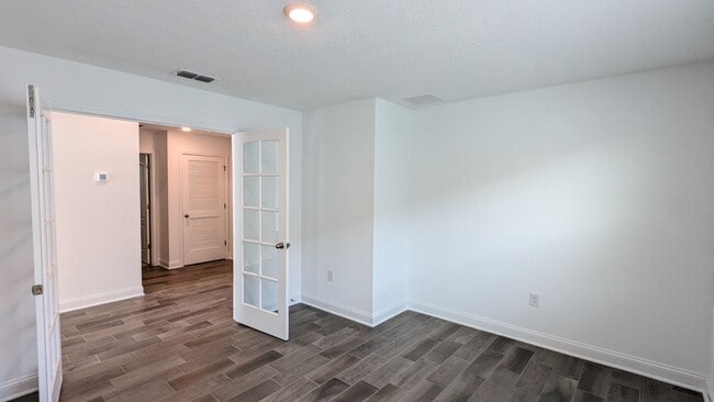 Building Photo - PREMIUM FINISHES AND POND VIEW!!  A PREMIU...