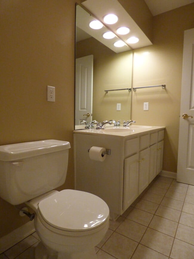 Building Photo - Beautiful Home in Cady Lake Subdivision