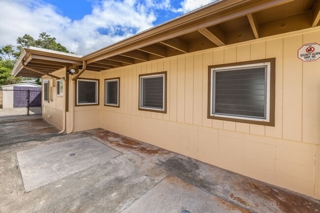 Building Photo - Spacious, 4 bedroom 2 bath single family home in Mililani located on a cul de sac.