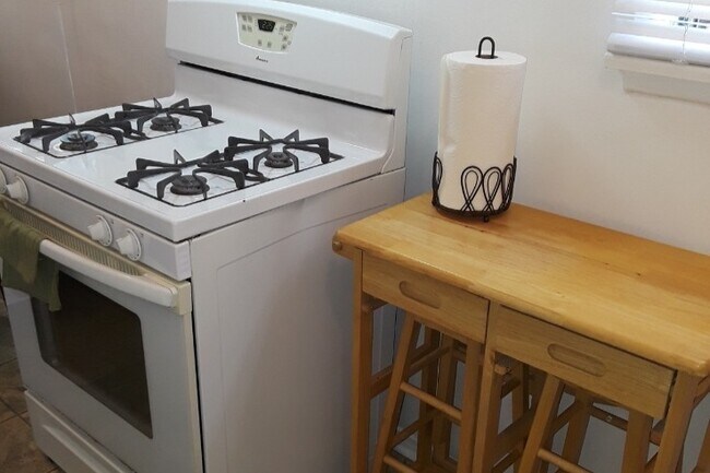 Building Photo - 11053 Venice Blvd