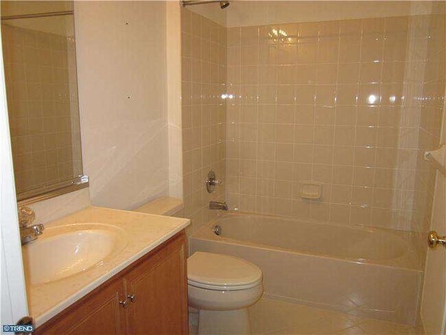 Building Photo - 11 Wedgewood Ct
