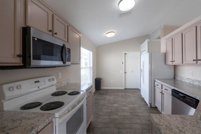 Building Photo - 2711 Breakwater Ct