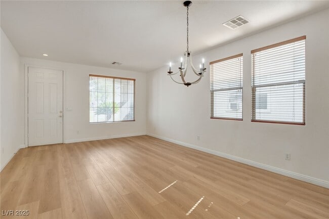 Building Photo - 10808 Wallflower Ave
