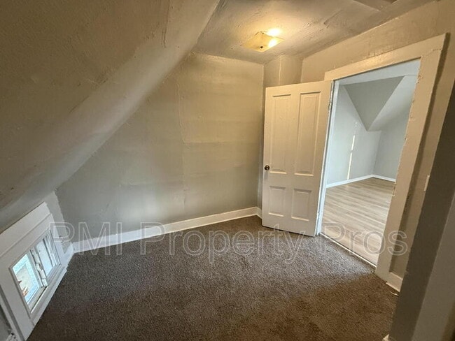 Building Photo - 3806 W Rohr Ave