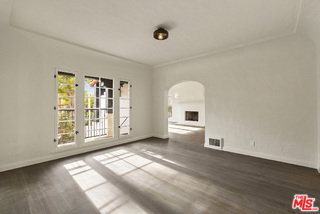 Building Photo - 428 S Bedford Dr
