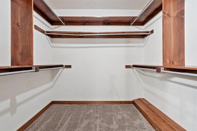 Building Photo - 805 Arlington Dr