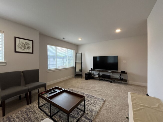 Building Photo - Open Concept 4BR Home with Island Seating, Loft & Spacious Living Room