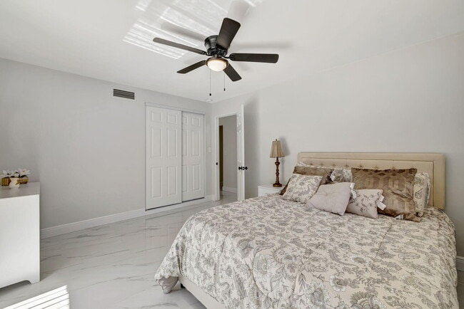 Building Photo - 1911 Cypress Ave