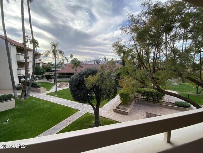 Building Photo - 17404 N 99th Ave