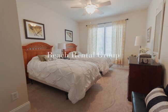 Building Photo - 2 Bedroom Condo on the Intracoastal Waterway