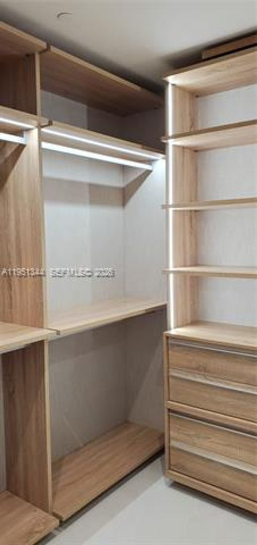 Building Photo - 18975 Collins Ave