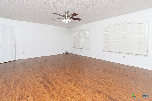 Building Photo - 603 Bond St