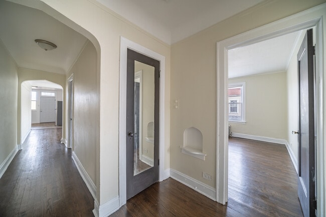 Building Photo - 9124 S Ada St