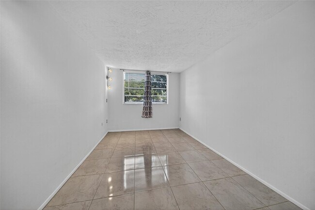 Building Photo - 7300 NW 17th St