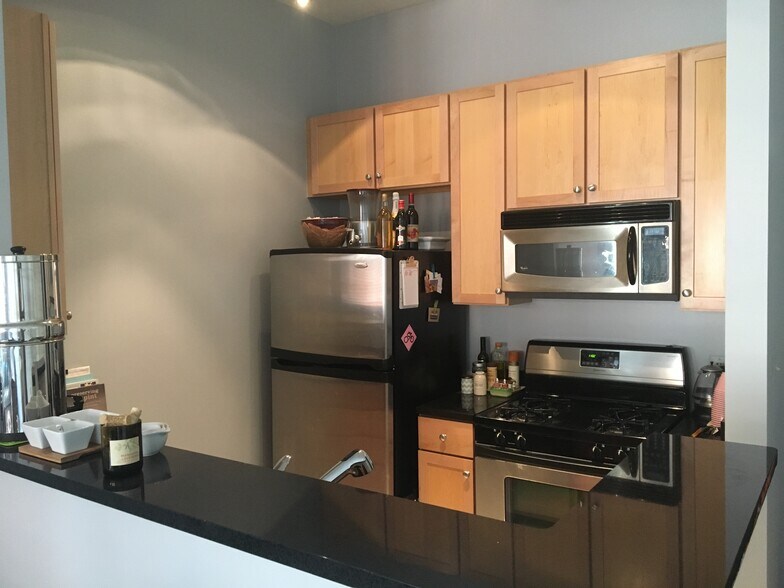 Building Photo - 309 Holland Ln