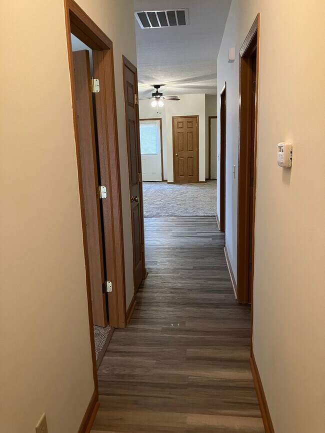 Building Photo - Modern & Spacious 2-Bedroom Ranch Condo – ...