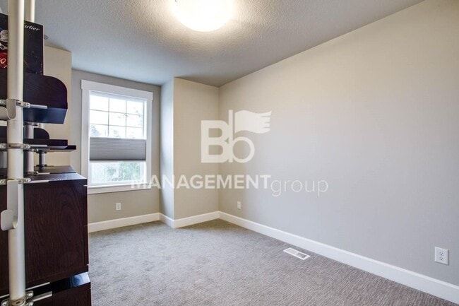 Building Photo - 3605 NE 14th Ave