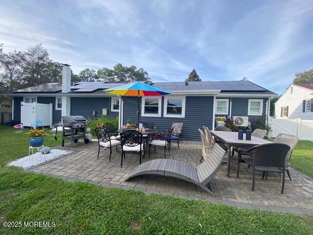 Building Photo - 715 Pine Dr