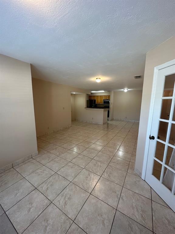 Building Photo - 2846 S University Dr