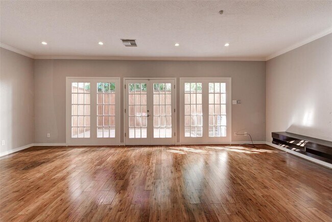 Building Photo - 225 Asbury-