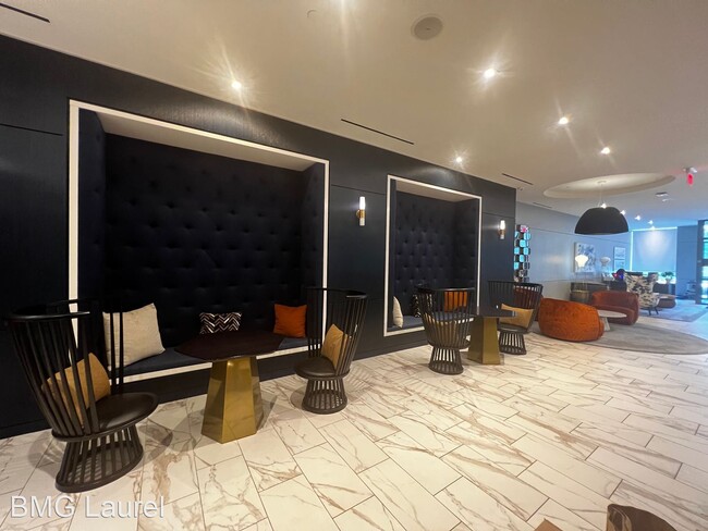 Building Photo - 1 br, 1 bath House - 1211 Van St SE (#302)