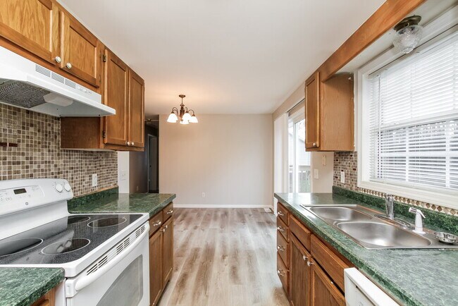 Building Photo - 2606 Foxfire Dr