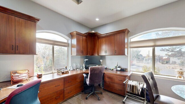 Building Photo - Move in Special Luxury 4 bedroom 4.5 bathr...