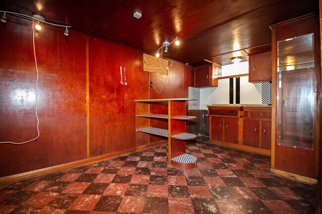 Building Photo - 423 W Capistrano Ave