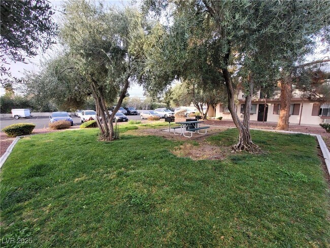 Building Photo - 4955 Jeffreys St