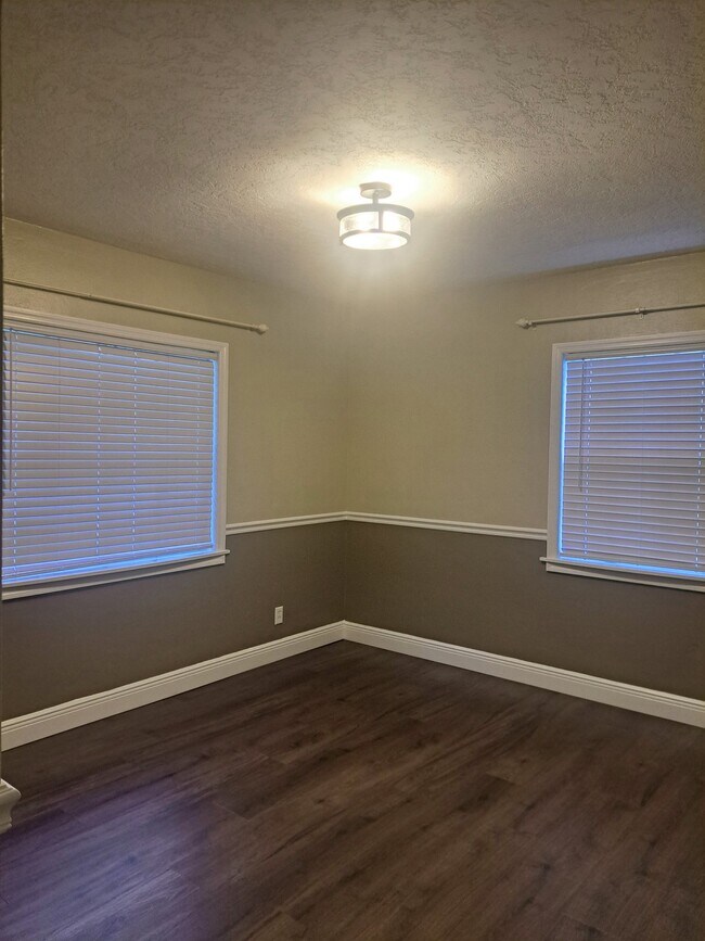 Building Photo - 344 Vesta Cir