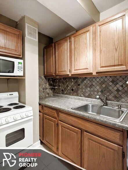 Building Photo - 4180 N Marine Dr