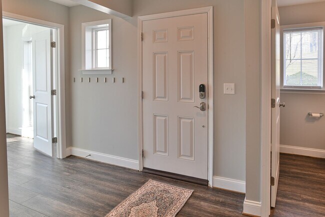 Building Photo - Beautiful Townhome in Arcona Community