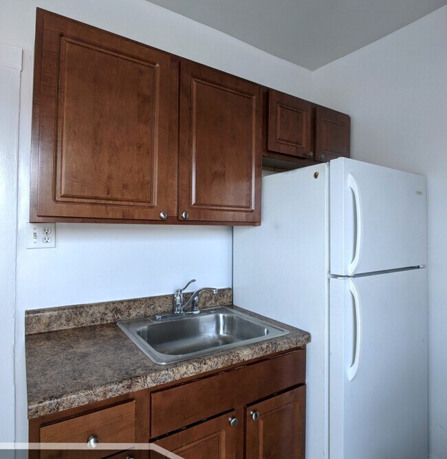 Building Photo - 2651 N Spaulding Ave