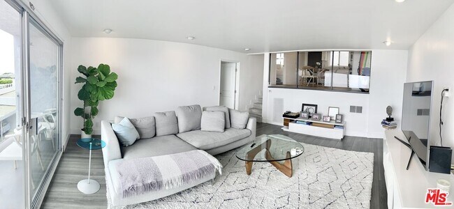 Building Photo - 18203 Coastline Dr