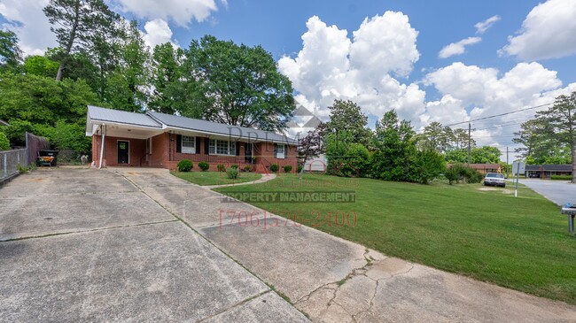 Building Photo - 4115 Lyn Dr