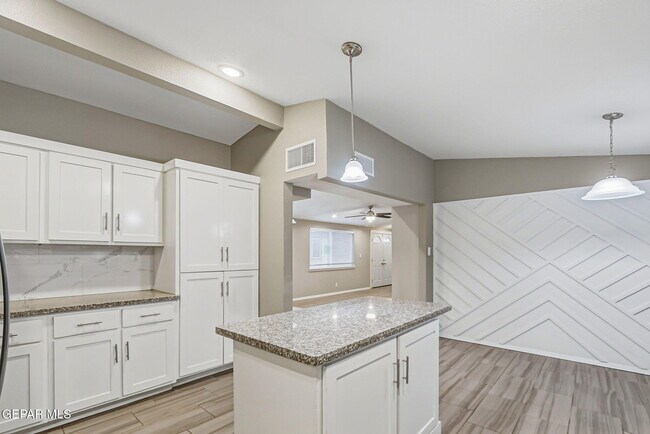 Building Photo - 10164 Dunbarton Dr