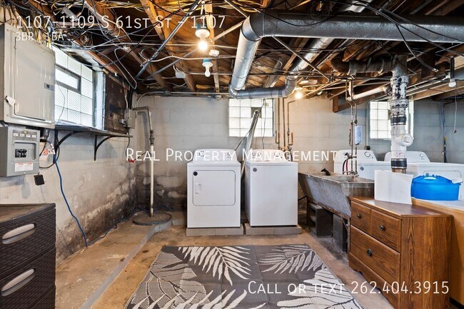 Building Photo - 1107-1109 S 61st St-1107