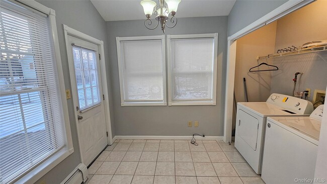 Building Photo - 11 Middle St