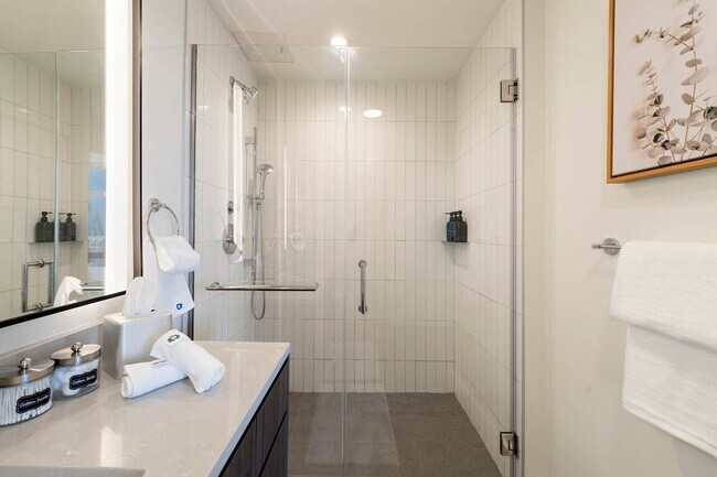 Building Photo - 1122 W Chicago Ave