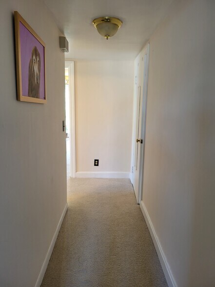 Building Photo - 103 Fiat Ave