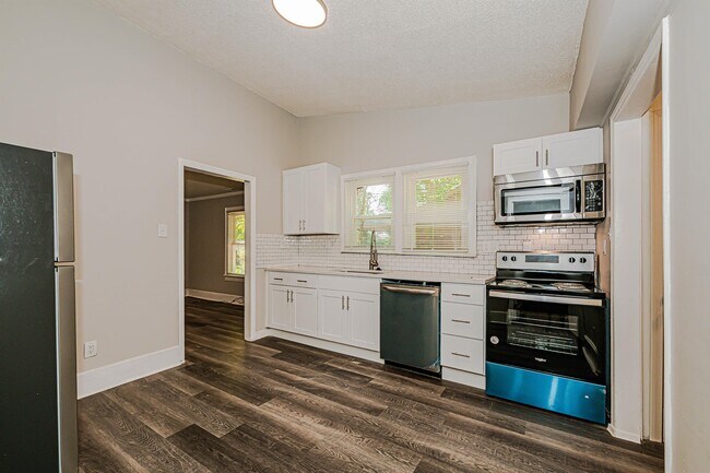 Building Photo - 1807 Erie St