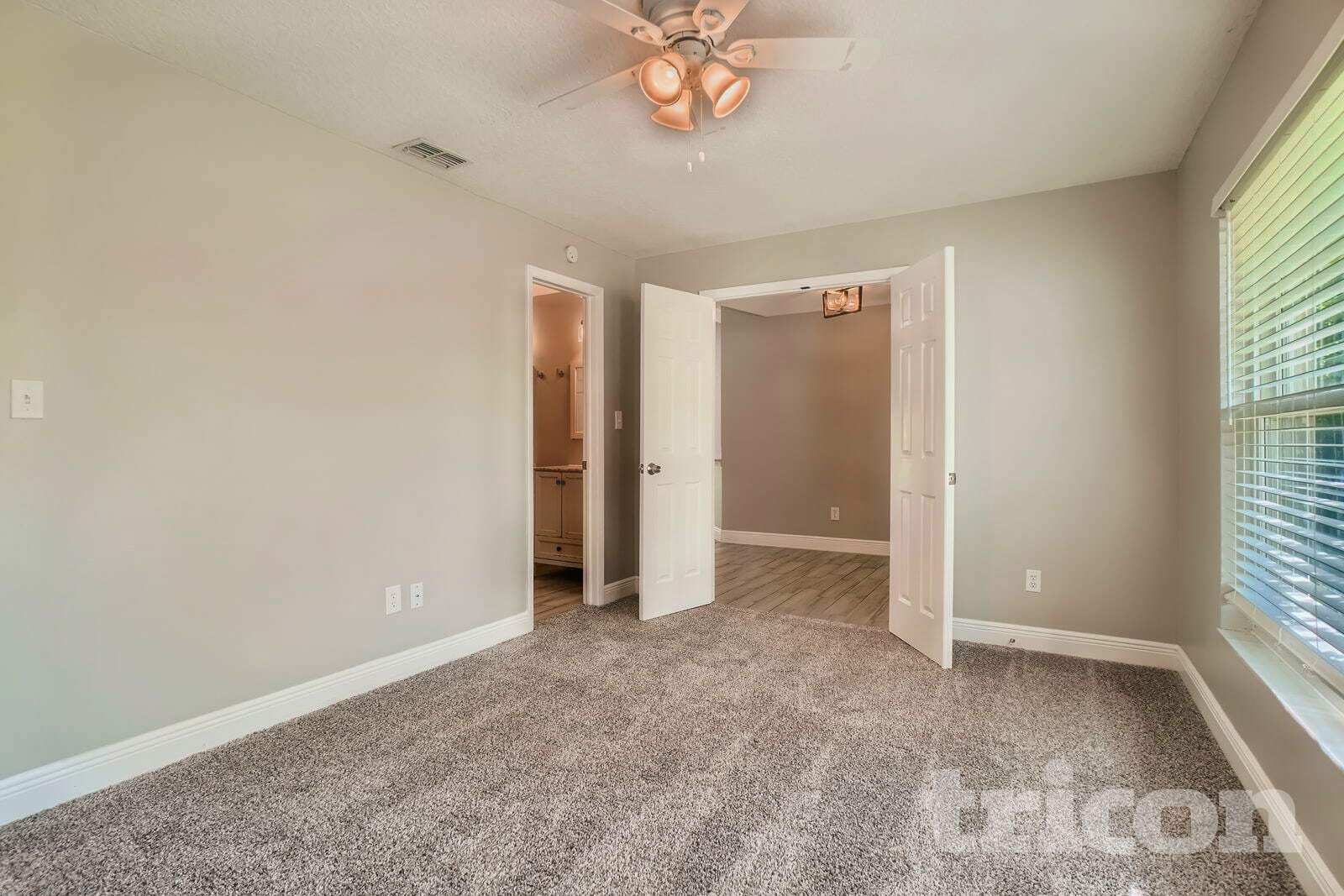 Building Photo - 361 Glenholly Ct