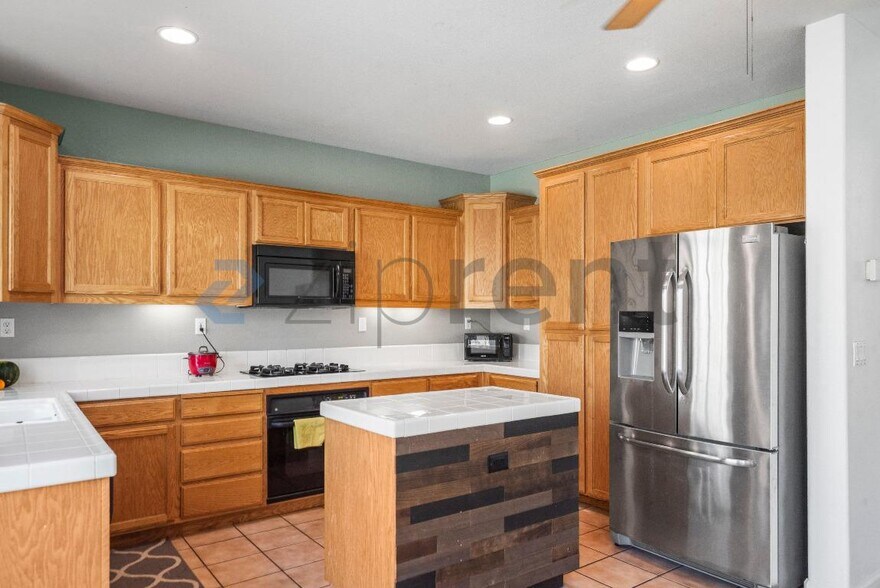 Building Photo - 2433 Pearlite Way