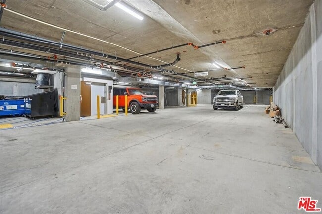 Building Photo - 1820 Prosser Ave