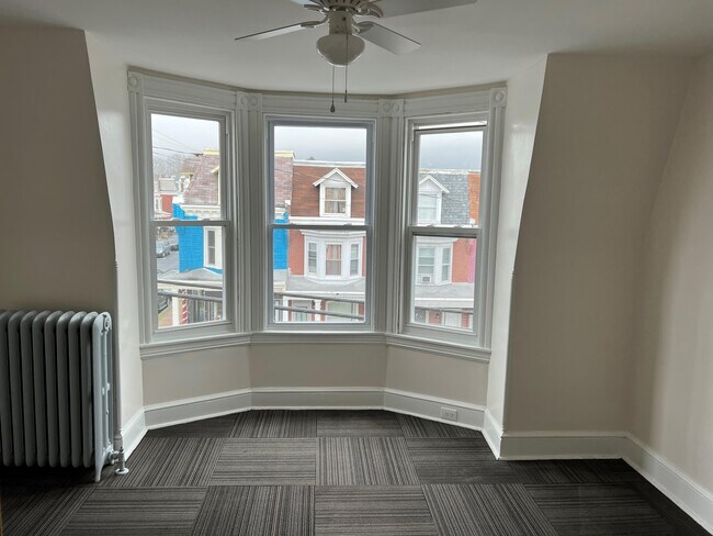 Building Photo - 1566 N 10th St