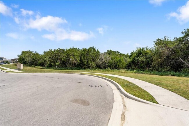 Building Photo - 5920 Eden Dr