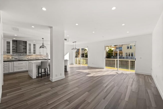 Building Photo - 3110 NE 210th Terrace