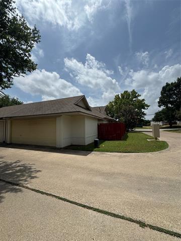 Building Photo - 201 E Windsor Dr